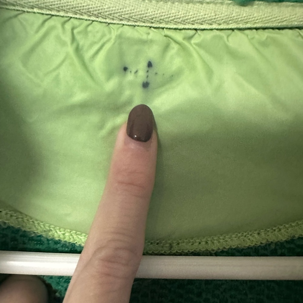 Aerie Dream Sherpa Quarter Zip Sweatshirt in green/lime - Picture 6 of 8